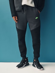 Nike Black/Green Tech Fleece Joggers - Image 1 of 7