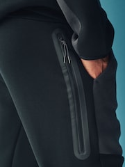 Nike Black/Green Tech Fleece Joggers - Image 6 of 7
