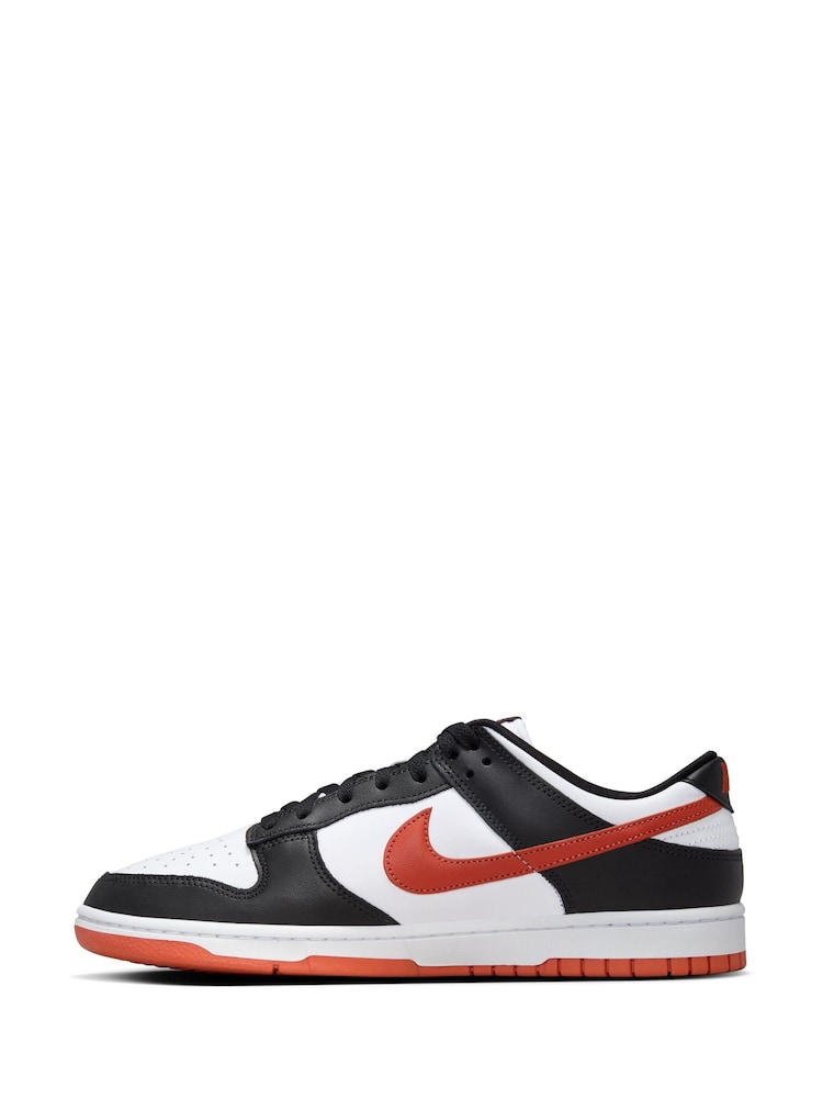 Nike Black/Red Dunk Low Trainers - Image 2 of 9