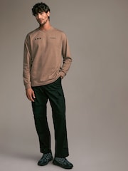 kameno siva - Relaxed Fit dolg rokav; z dolgimi rokavi Heavyweight Back potisk; vzorec Graphic 100% Cotton majica - Slika 2 iz 9