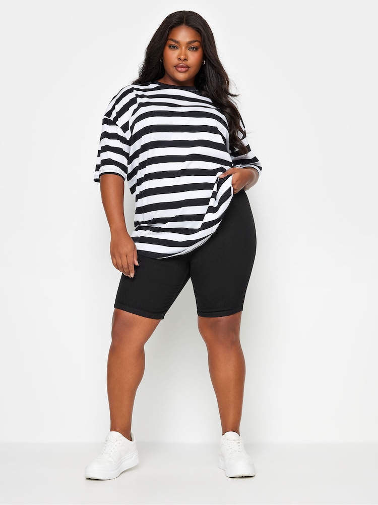 Yours Curve Black Mid Wash Bermuda Shorts - Image 2 of 4