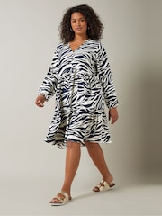 Evans Curve Tiered Zebra Print Dress - Bild 1 von 6