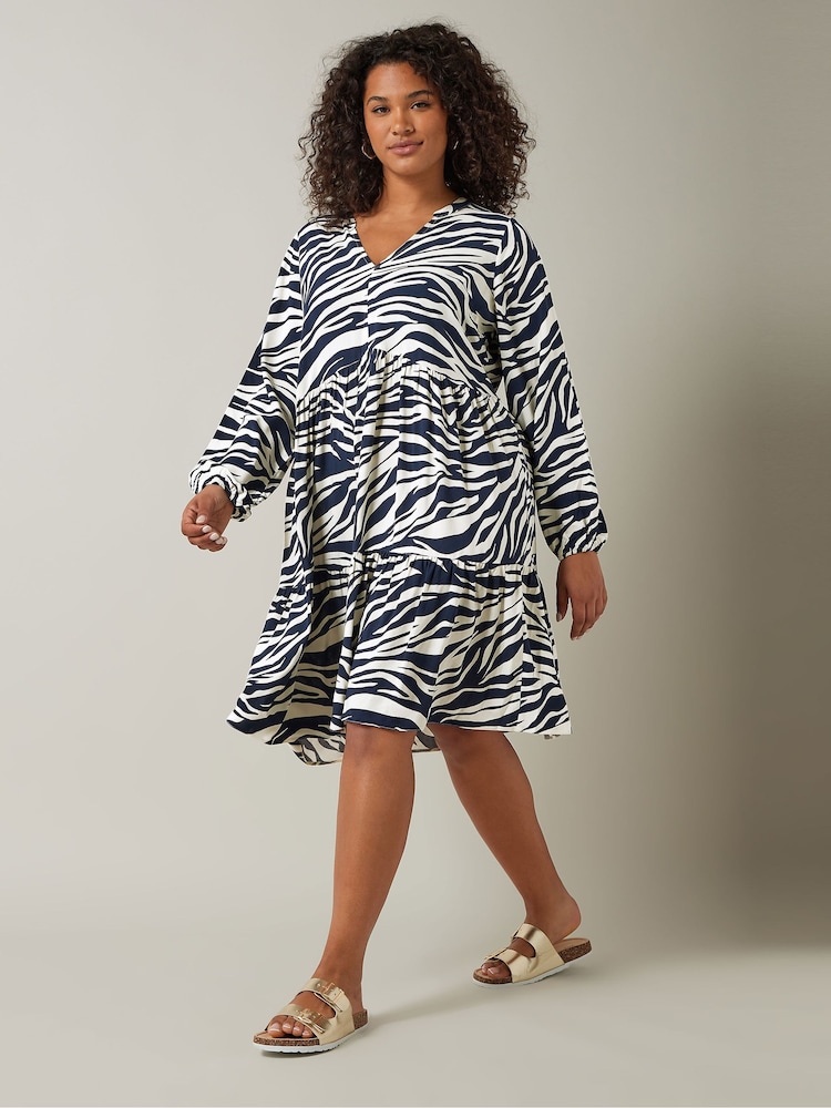 Evans Curve Tiered Zebra Print Dress - Bild 1 von 6