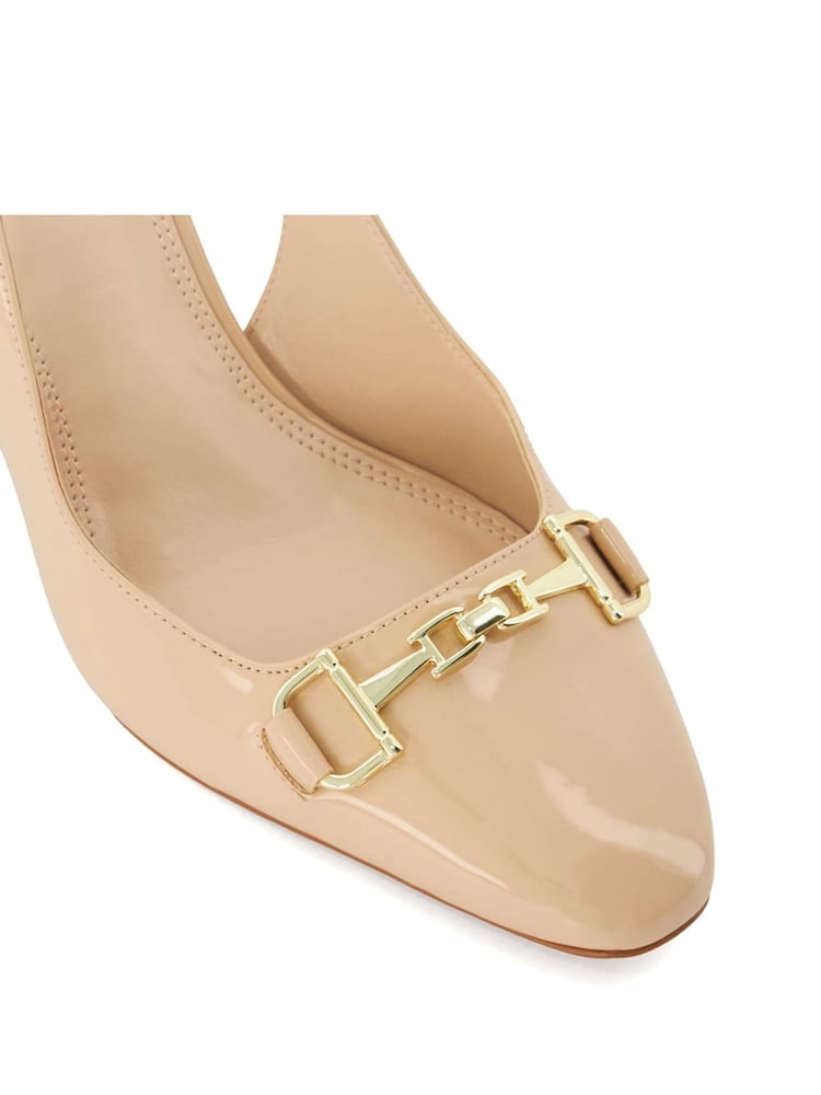 Cream - Dune London Podrobno Block čevlji z visoko peto Snaffle Cream Slingbacks - Slika 6 iz 6 Cream - Dune London Podrobno Block čevlji z visoko peto Snaffle Cream Slingbacks - Slika 6 iz 6