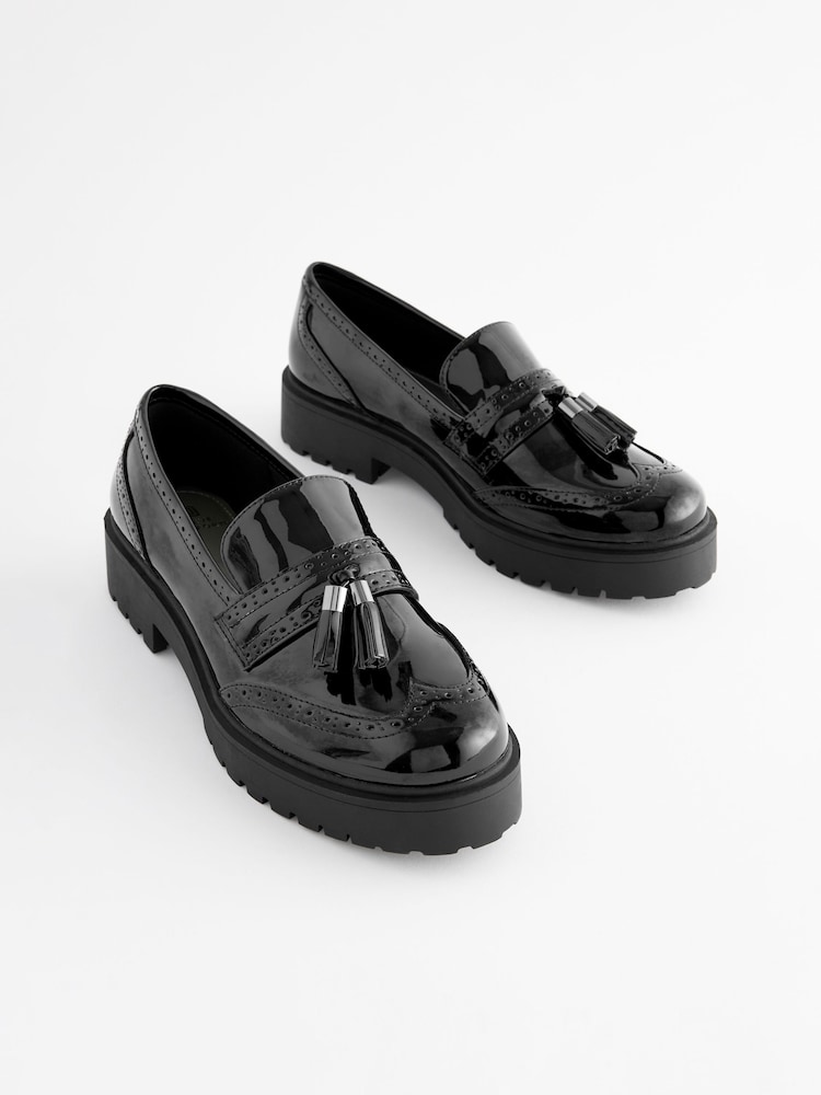 črna - Patent Forever Comfort® Chunky gležnjar z luknjičastim vzorcem in vezalkami Tassel Loafers - Slika 1 iz 5 črna - Patent Forever Comfort® Chunky gležnjar z luknjičastim vzorcem in vezalkami Tassel Loafers - Slika 1 iz 5
