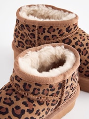 صورة حيوان - Flatform Mini Warm Lined Water Repellent Suede Pull-On Boots - صورة 7 من 8