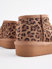 صورة حيوان - Flatform Mini Warm Lined Water Repellent Suede Pull-On Boots - صورة 8 من 8