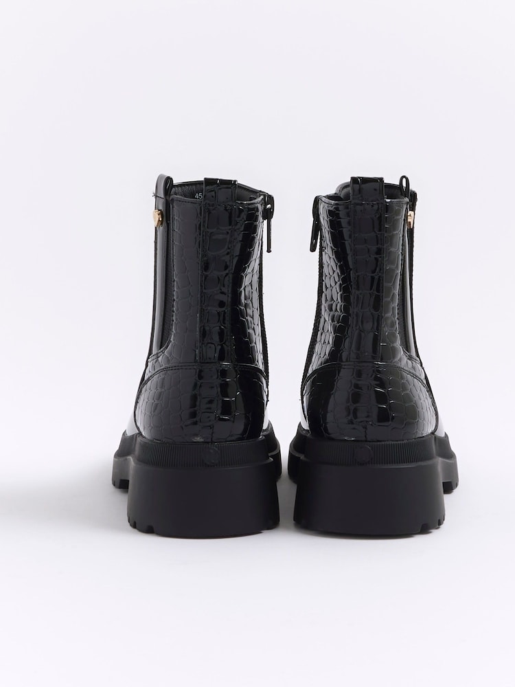 River Island Black Girls Patent Stud Chelsea Boots - Image 2 of 4 River Island Black Girls Patent Stud Chelsea Boots - Image 2 of 4