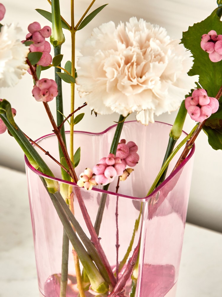 Pink Heart Glass Vase - Image 2 of 5 Pink Heart Glass Vase - Image 2 of 5