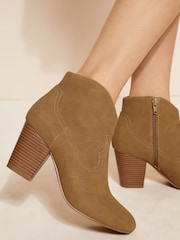 Rjava - Friends Like These umetni semiš Mid Block čevlji z visoko peto Cowboy Boot - Slika 3 iz 4