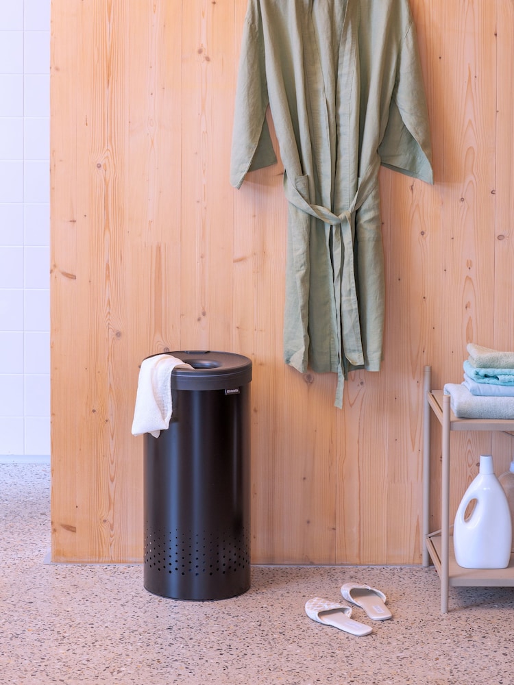 Brabantia Matt Black Laundry Bin 35L Plastic lid - Image 1 of 6