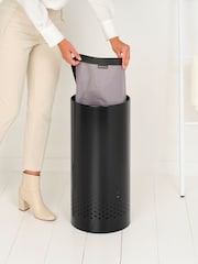 Brabantia Matt Black Laundry Bin 35L Plastic lid - Image 3 of 6