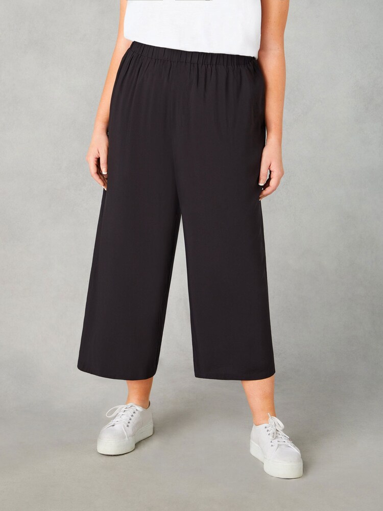 Live Unlimited Black Curve Pull-On Cropped Trousers - Image 2 of 5 Live Unlimited Black Curve Pull-On Cropped Trousers - Image 2 of 5