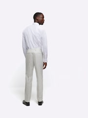 بنطلون بدلة Dobbie بتلبيس رشيق وملمس بارز من River Island بلون Ecru - صورة 3 من 6