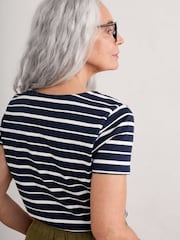 Blau - Seasalt Cornwall Sailor Gestreiftes T-Shirt - Bild 3 von 5