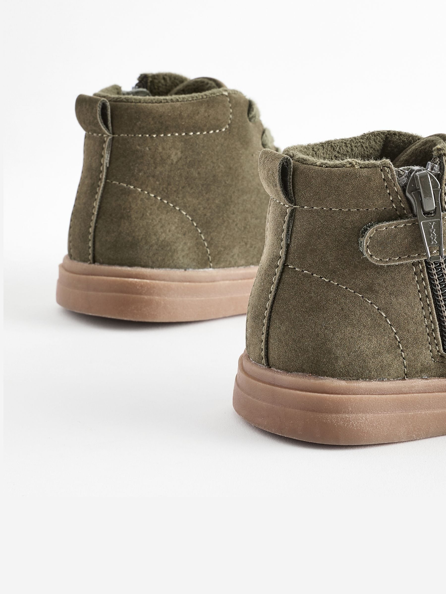 Wide fit chukka boots hotsell