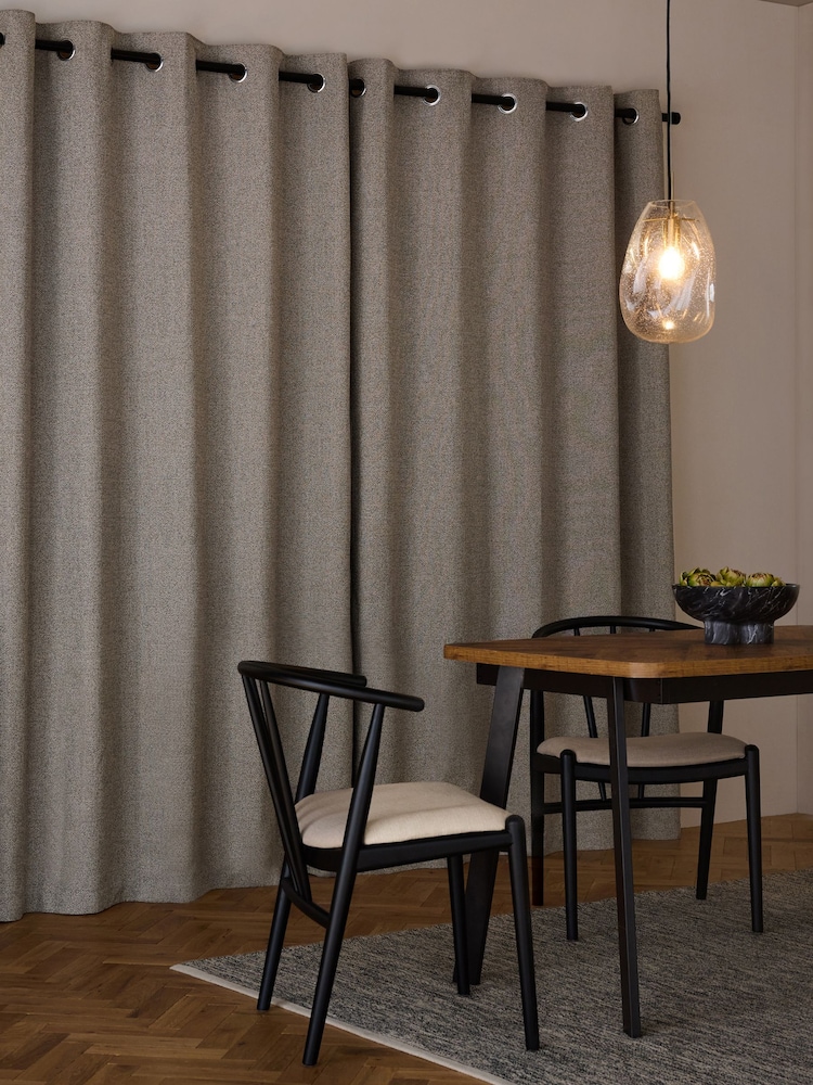 Cortinas revestidas com ilhós com acabamento em veludo Aubrey Tweed - Imagem 2 de 6