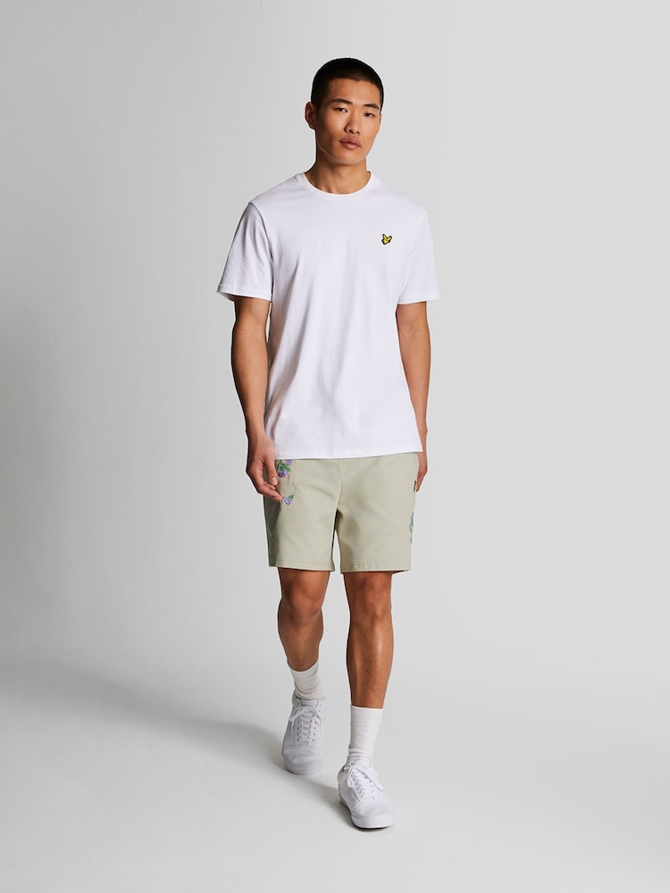 Lyle & Scott Cream Thistle Club Embroidered 100% Cotton Shorts - Image 1 of 3