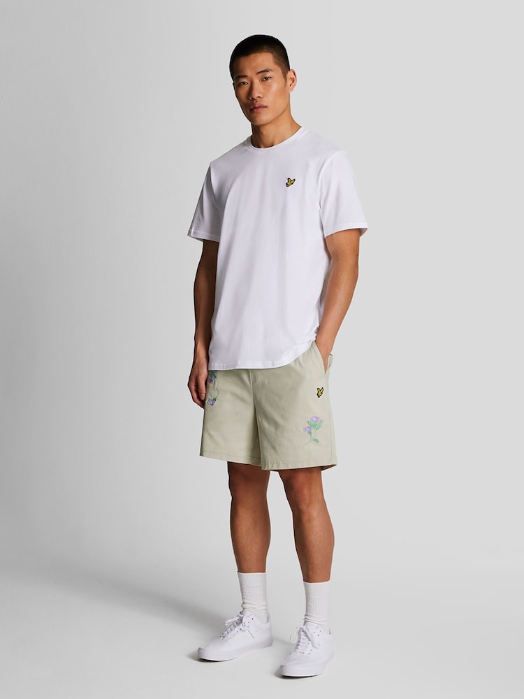 Lyle & Scott Cream Thistle Club Embroidered 100% Cotton Shorts - Image 3 of 3