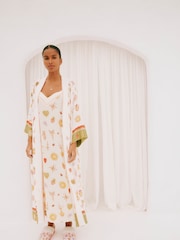 Bata larga con diseño místico de Never Fully Dressed - Imagen 1 de 8