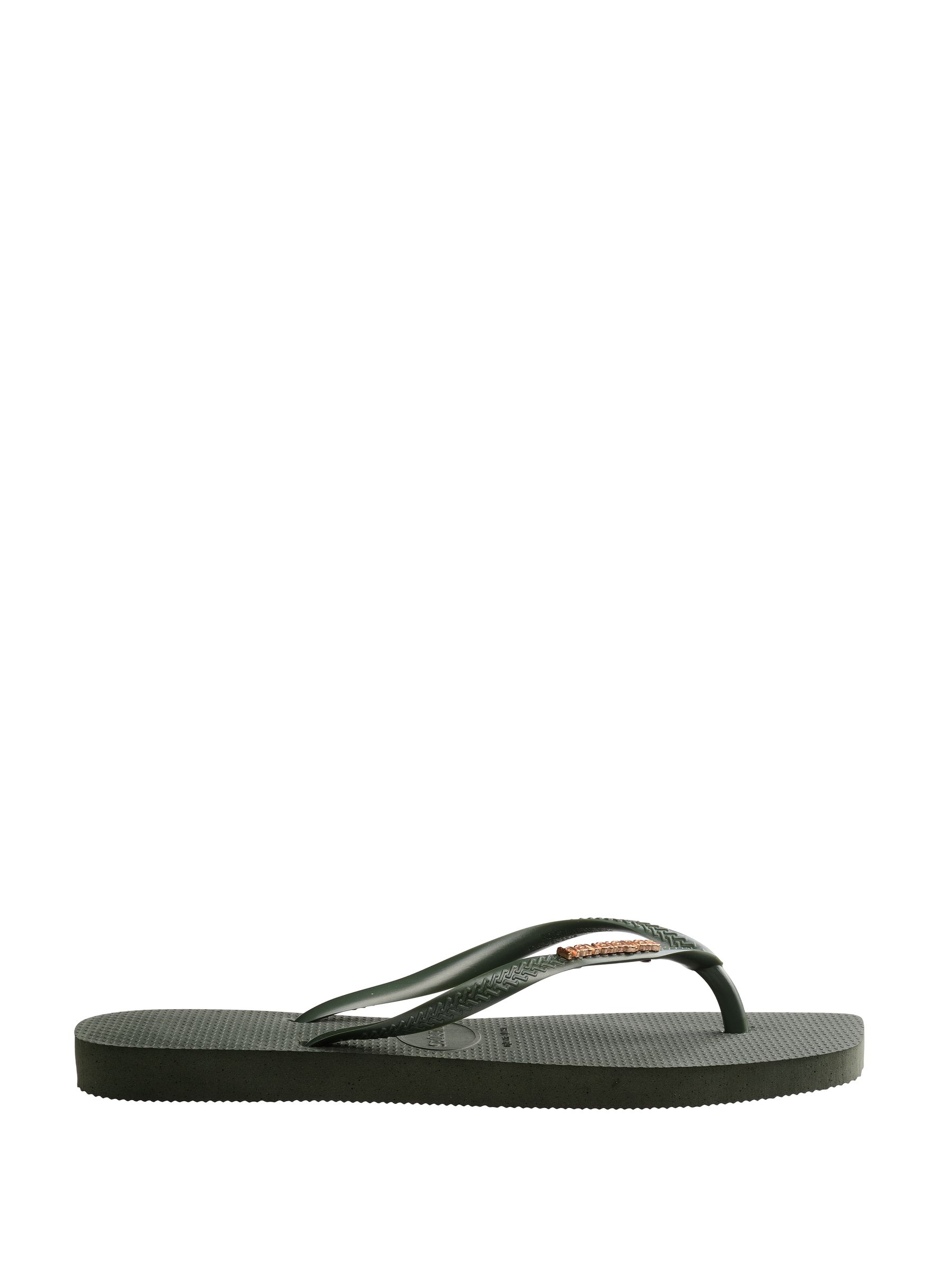 Black havaianas with metal logo top