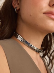 لون فضي - Spring Choker Necklace Made With Recycled Zinc - صورة 2 من 5