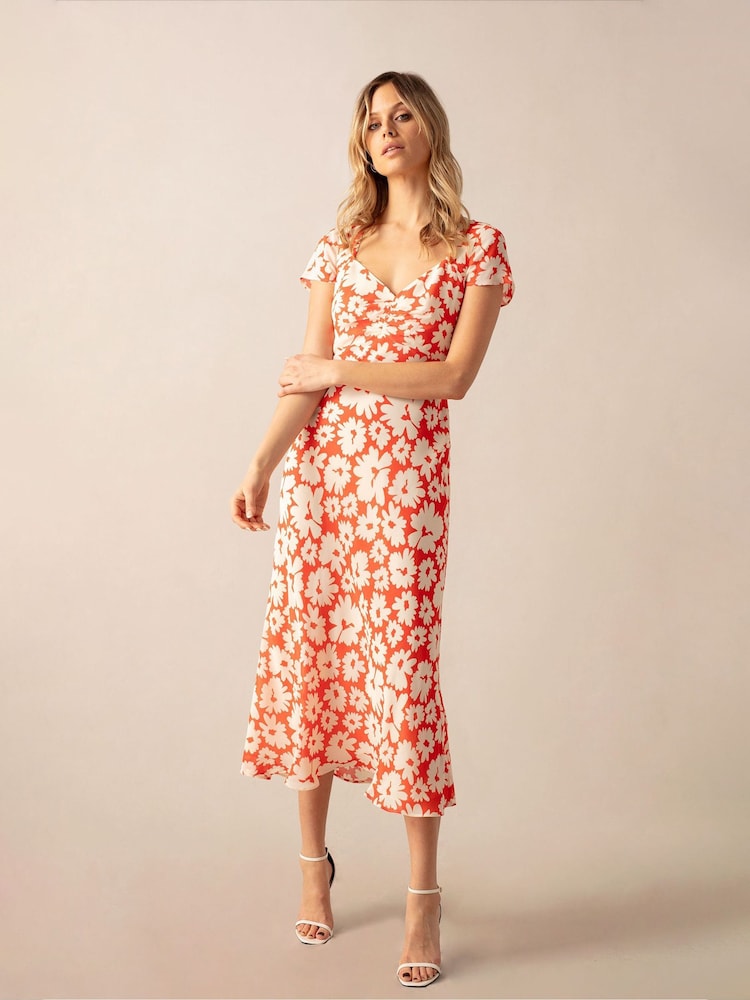 Ro&Zo Red Petite Daisy Print Sweetheart Neckline Midi Dress - Image 1 of 5
