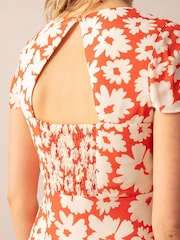 Ro&Zo Red Petite Daisy Print Sweetheart Neckline Midi Dress - Image 4 of 5