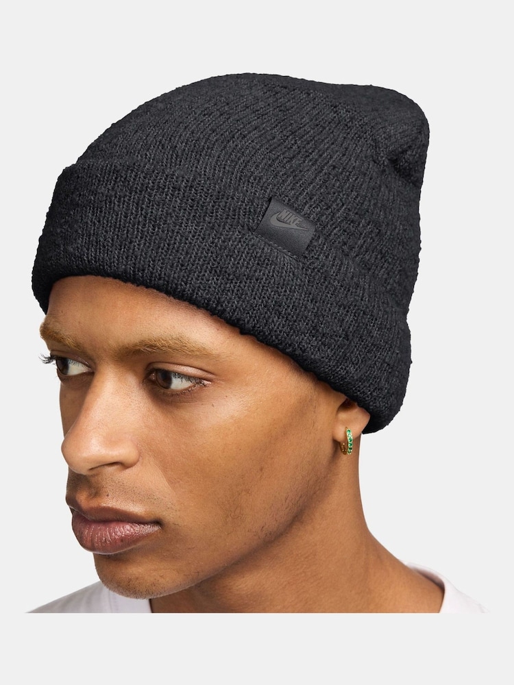 Черный - Nike Пиковая уютная шапочка - Изображение 4 из 4 Черный - Nike Пиковая уютная шапочка - Изображение 4 из 4