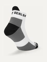 Sealskinz White Silfield Lightweight Anklet Running Socks - Image 2 of 2