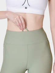 Savannah-Grün - Sweaty Betty Aerial Core Workout Leggings - Bild 7 von 11