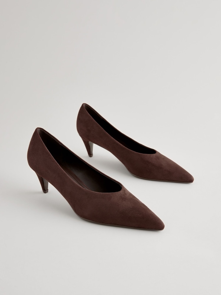 Chocolate Brown Forever Comfort® Point Toe Peg Kitten Heels - Image 3 of 7