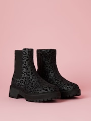 Lipsy Leopard Chunky Ankle Chelsea Boot - Image 1 de 4