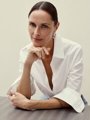 Banana Republic White The Perfect Shirt - Image 1 of 4