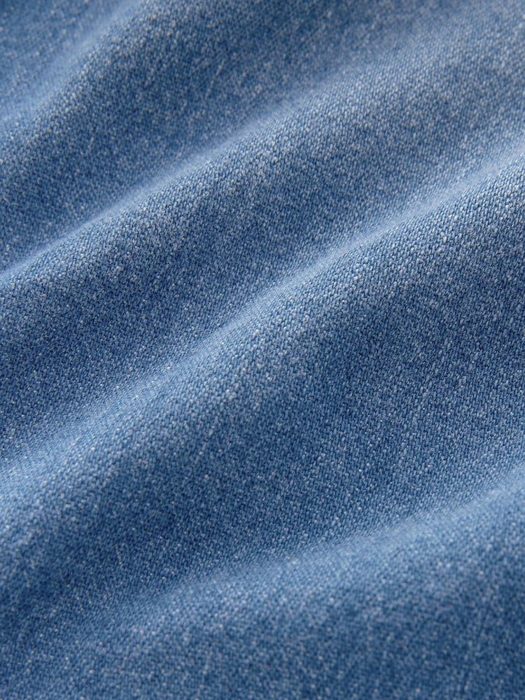 Blau mit Stickerei - Figurbetontes Denim-Westernhemd mit Nahtdetail - Bild 8 von 8 Blau mit Stickerei - Figurbetontes Denim-Westernhemd mit Nahtdetail - Bild 8 von 8