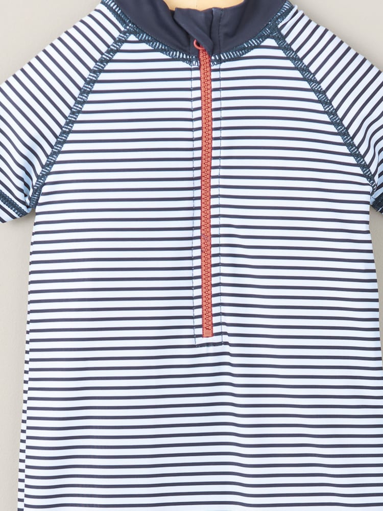 Mamas & Papas Langärmeliges, gestreiftes Sonnenschutz-Oberteil im Marine-Look - Bild 2 von 3 Mamas & Papas Langärmeliges, gestreiftes Sonnenschutz-Oberteil im Marine-Look - Bild 2 von 3