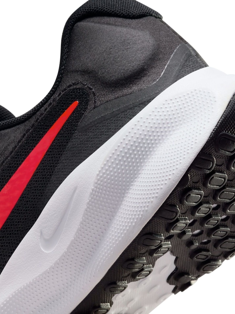 Nike Black/Red Revolution 7 Road Running Trainers - Image 10 of 11