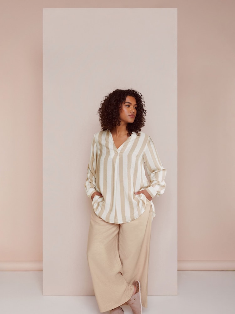 Natur - Evans Curve Bluse mit Kerbausschnitt - Bild 2 von 6