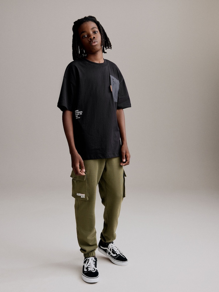 Črna/kaki zelena - Utility 100% Cotton kratek rokav; s kratkimi rokavi majica and lahke hlače za prosti čas Set (3-16yrs) - Slika 1 iz 11 Črna/kaki zelena - Utility 100% Cotton kratek rokav; s kratkimi rokavi majica and lahke hlače za prosti čas Set (3-16yrs) - Slika 1 iz 11