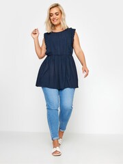 Yours Curve – Schößchenoberteil aus 100 % Baumwolle mit gewelltem Dobby-Detail - Bild 2 von 5