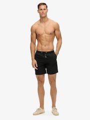 Черный - Пляжные шорты с принтом Superdry Sport - 17 дюймов - Изображение 2 из 8