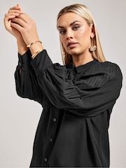 Yours Curve Black London Long Pleat Sleeve Shirt - Image 4 of 5