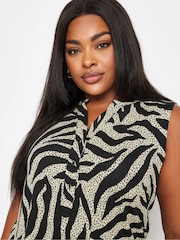 Yours Curve White Sleeveless Blouse - Image 4 of 5
