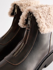 Kostanjevo rjava - Forever Comfort® Faux Fur ovratnik Zip Ankle gležnjarji - Slika 9 iz 10