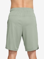 Зеленый - Nike Totality Dri-FIT 9 inch Unlined Versatile Shorts - Изображение 2 из 4