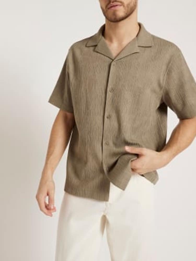 River Island Green Regular Fit Short Sleeve Revere Plisse 100% Cotton Shirt - Image 2 of 6 River Island Green Regular Fit Short Sleeve Revere Plisse 100% Cotton Shirt - Image 2 of 6