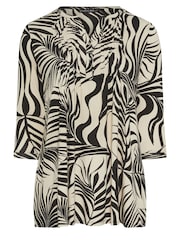 EVANS Curve Abstract Print Pintuck Blouse - Image 5 of 5