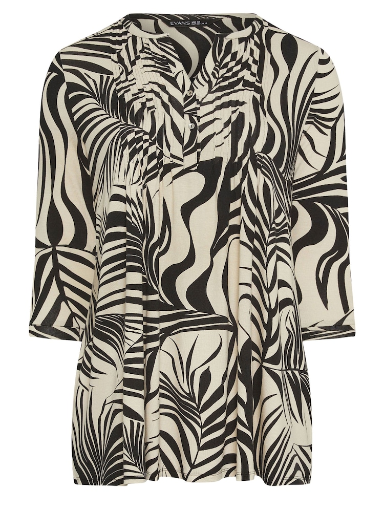 EVANS Curve Abstract Print Pintuck Blouse - Image 5 of 5