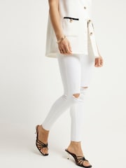 River Island White Mid Rise Bum Sculpt Skinny Jeans - Image 3 of 4