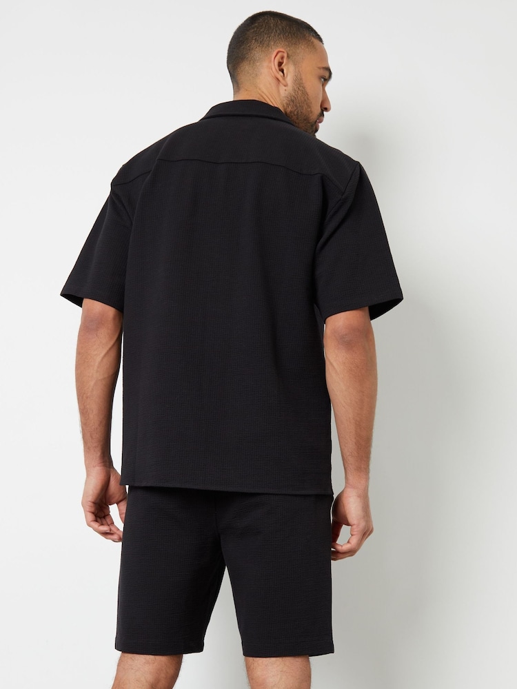 Threadbare Black Chrome Textured Revere Collar Short Sleeve Shirt - Image 2 of 4